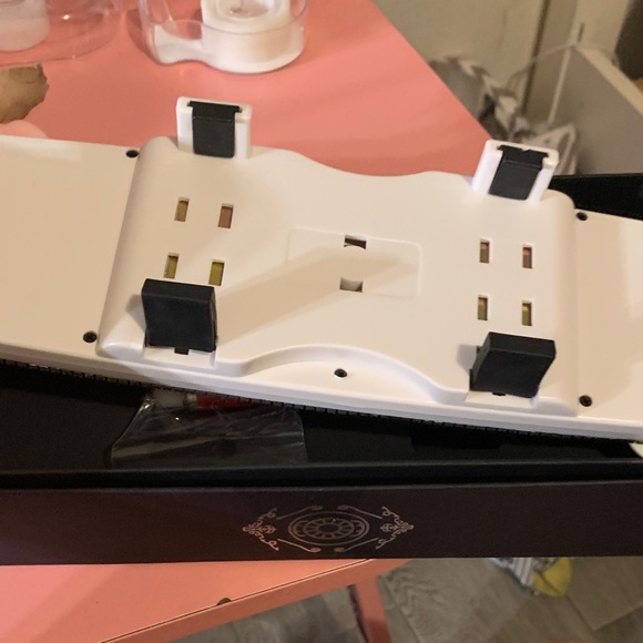 Hello Kitty Rearview Mirror Charm - Picture 3 of 4